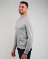 Sweat homme gris éco-responsable - Vue portée sur mannequin, coupe casual chic et col rond intemporel