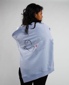 Sweat femme bleu ciel - Vue de dos, design papillons et éco-responsable