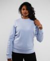 Sweat femme bleu ciel éco-responsable - Vue portée sur mannequin, coupe féminine et casual chic